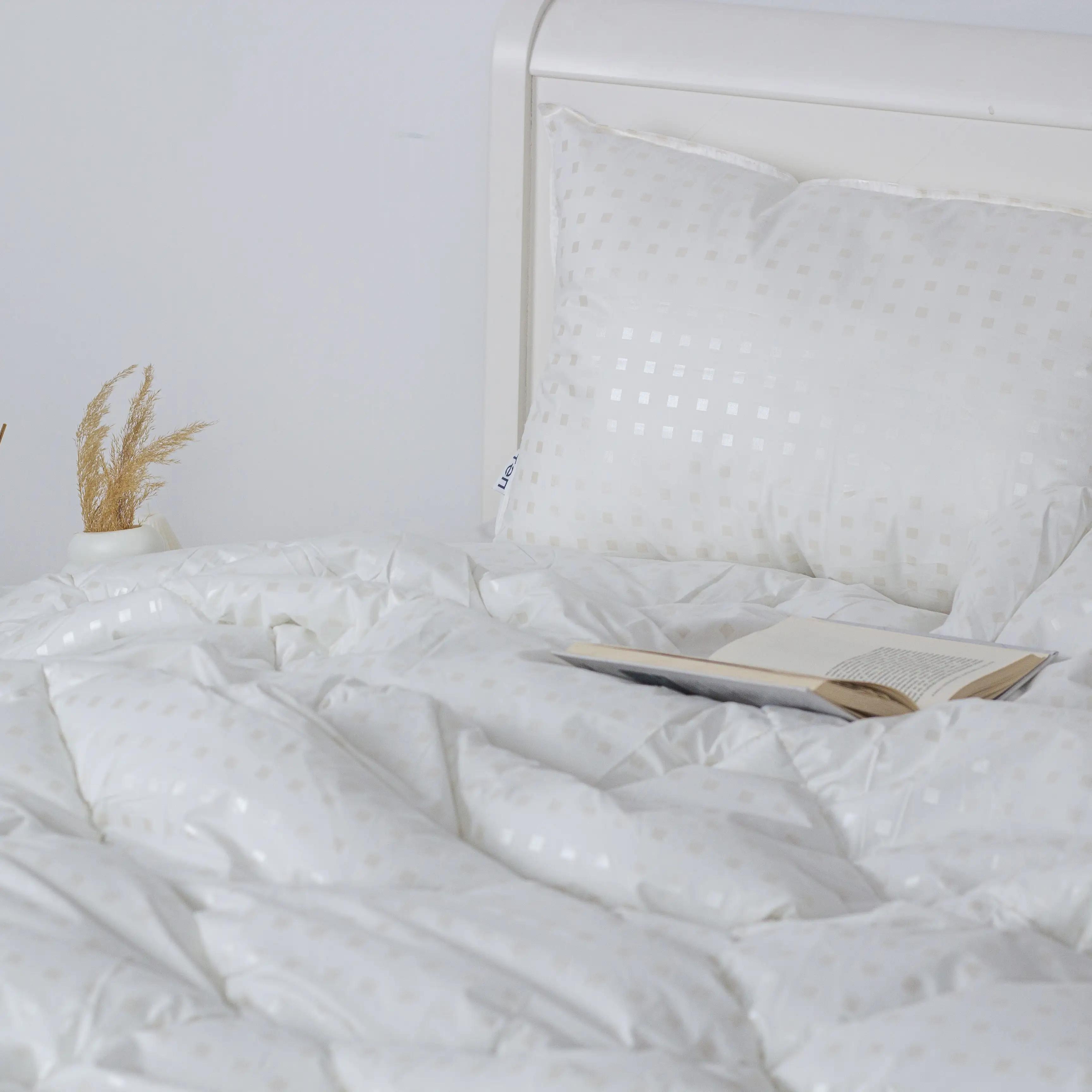 Ковдра FRIENDLY ТЕП "ЛЕБЕДИНИЙ ПУХ" металізований друк, 200x210 - Фото 2