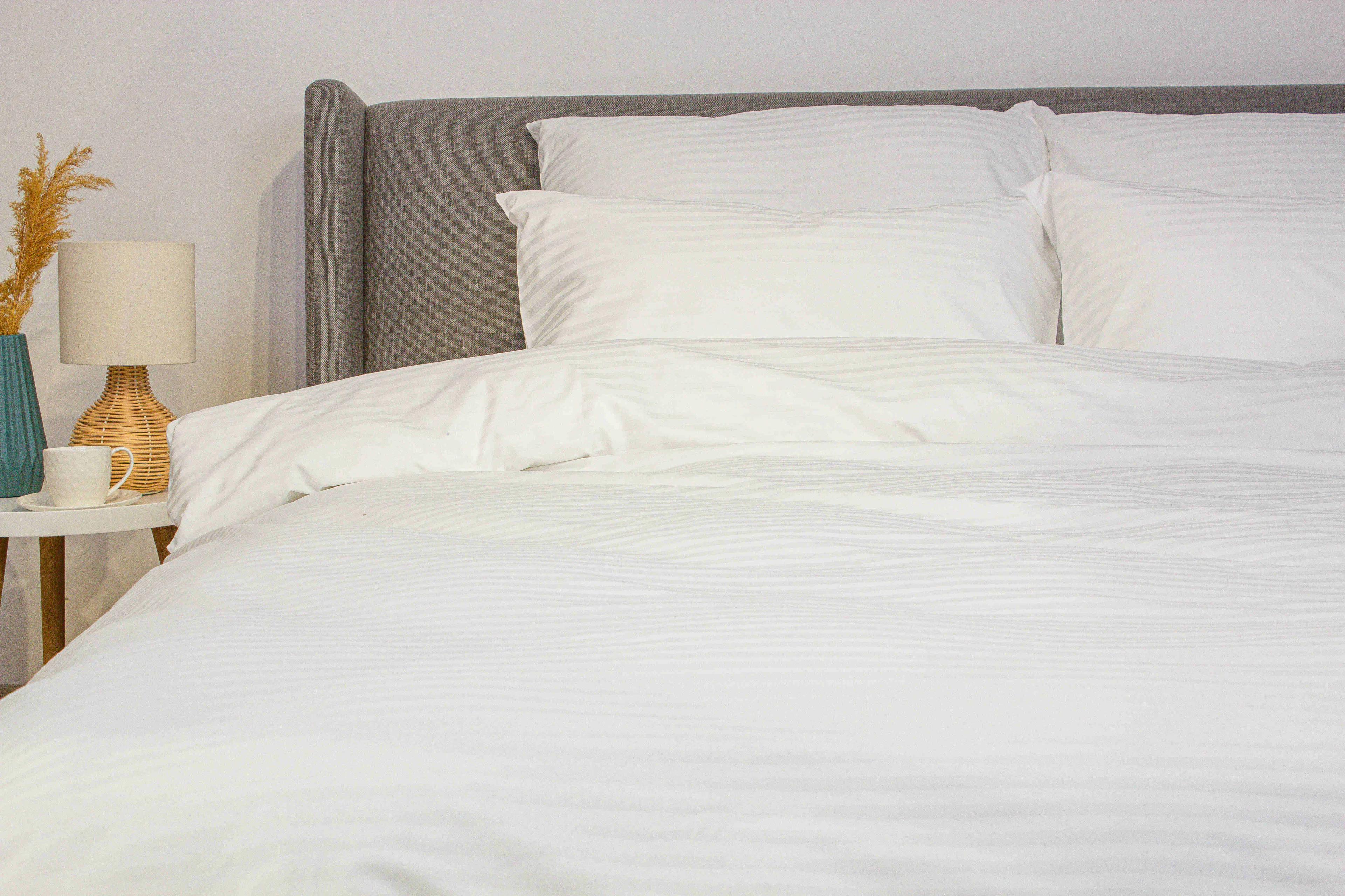 Постельное белье ТЕП "СТРАЙП САТИН" Optical white, евро - Фото 2