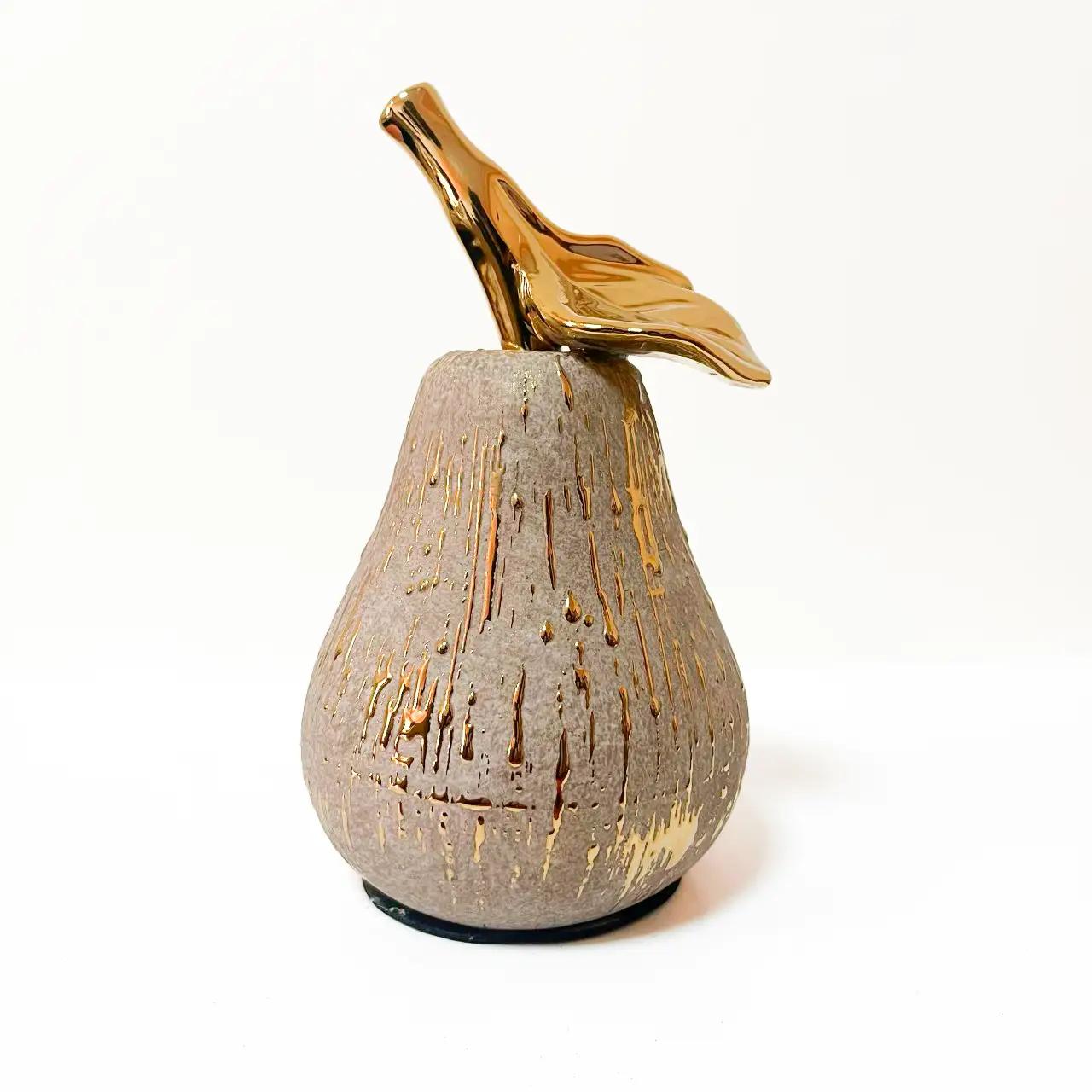 Декоративна фігурка “Pear Shine”, кераміка, 17×10×10 см