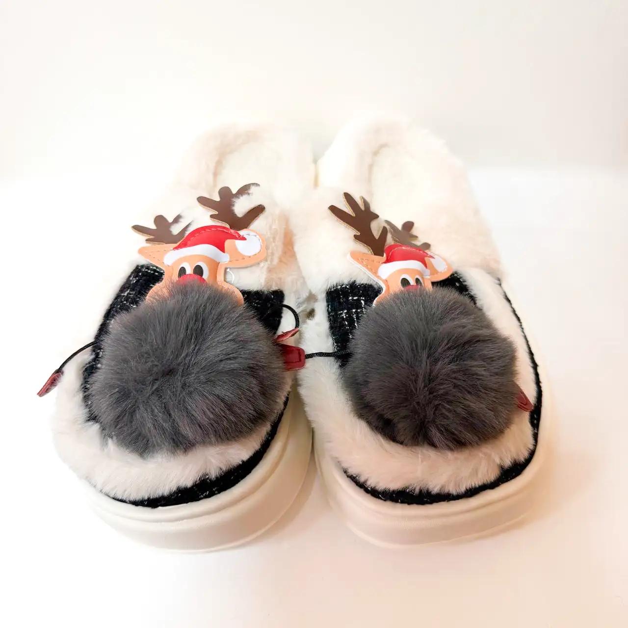 Капці домашні Winter Reindeer, розмір 36–41, молочні із сірим помпоном
