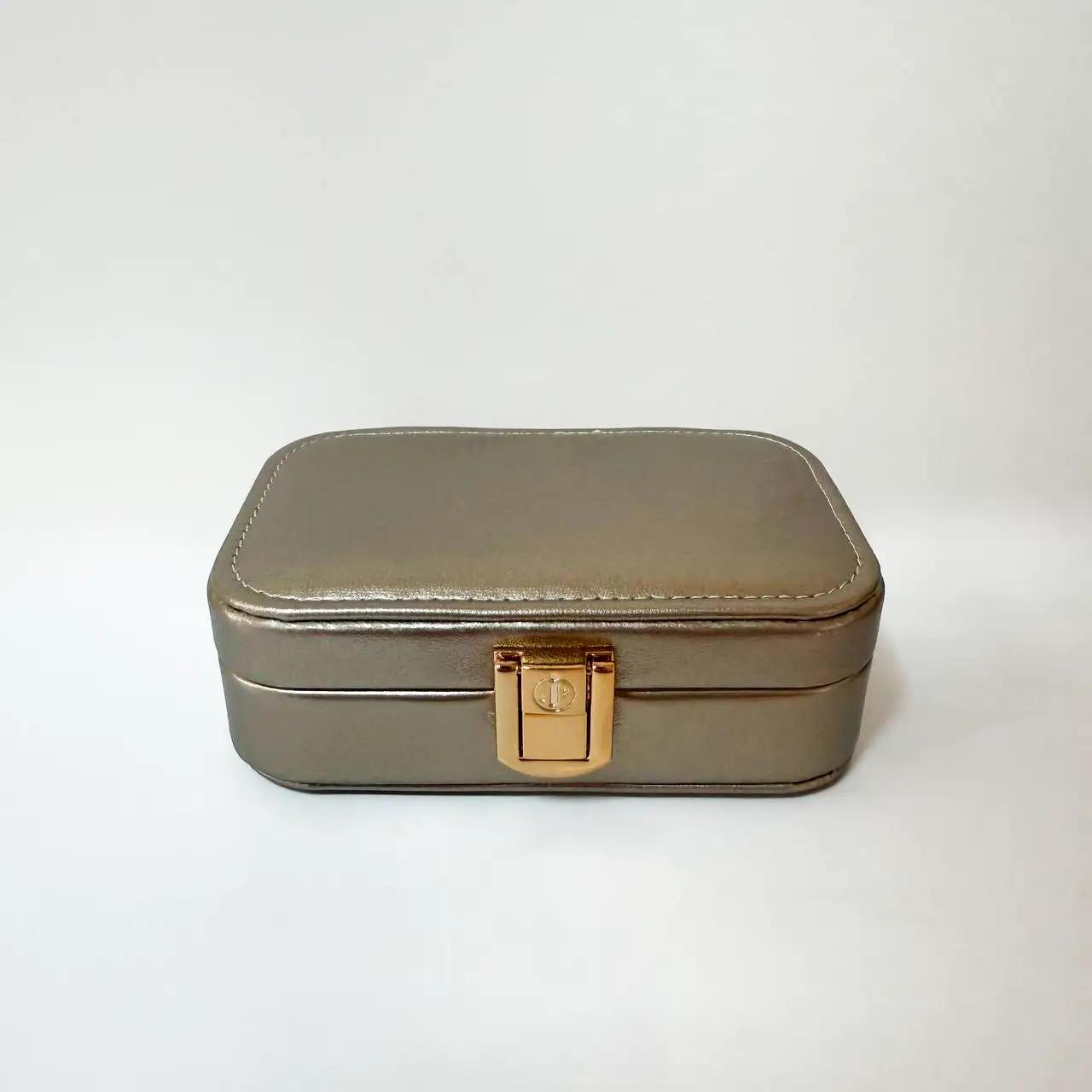 Скринька для прикрас “Soft Shine” 12×7.5×4 см, срібний