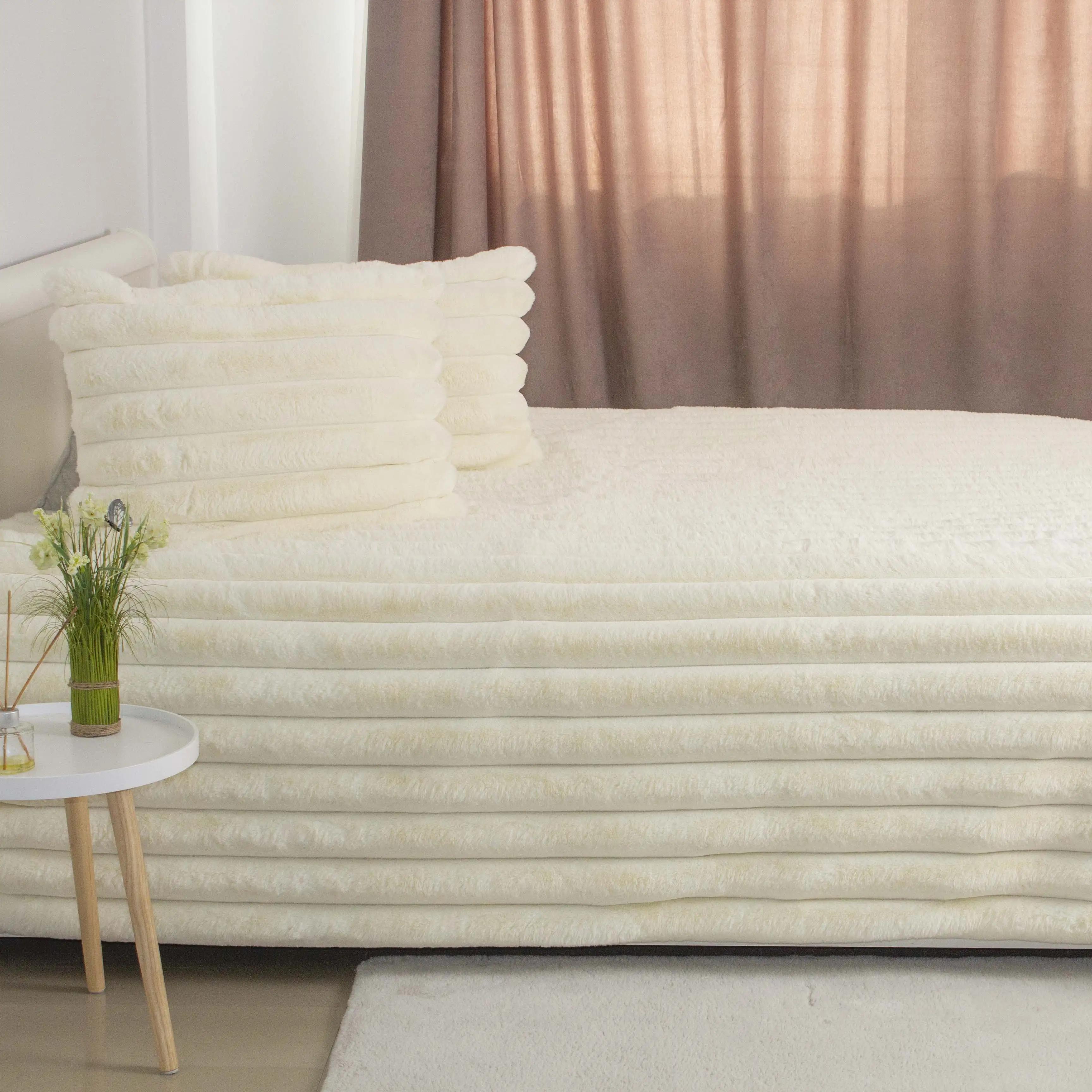 Покривало ТЕП "PLUSH BLISS" з 2 наволочками, молочне, 240x260 - Фото 3