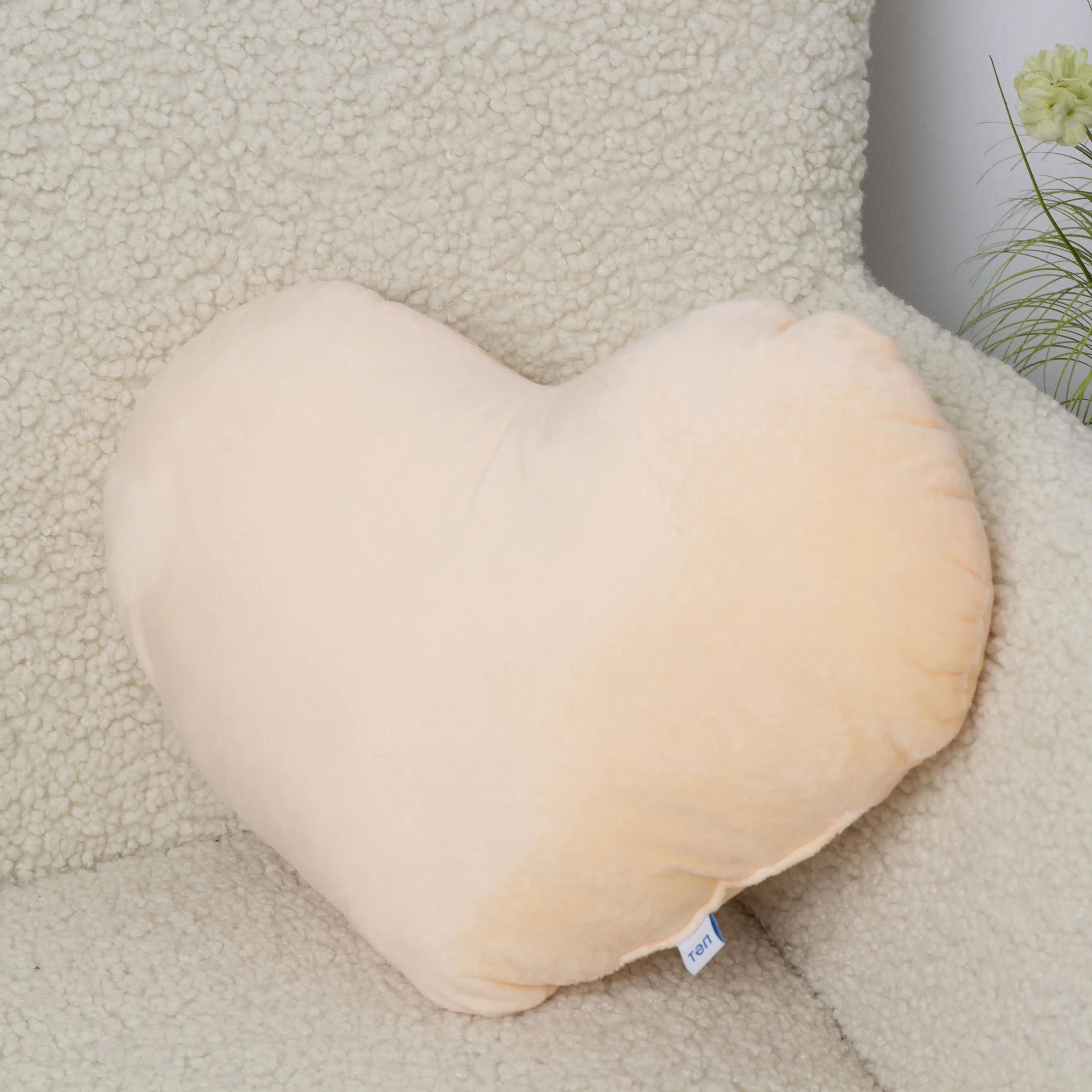 Подушка декоративна ТЕП "HEARTS" персикова, 35x40 - Фото 4